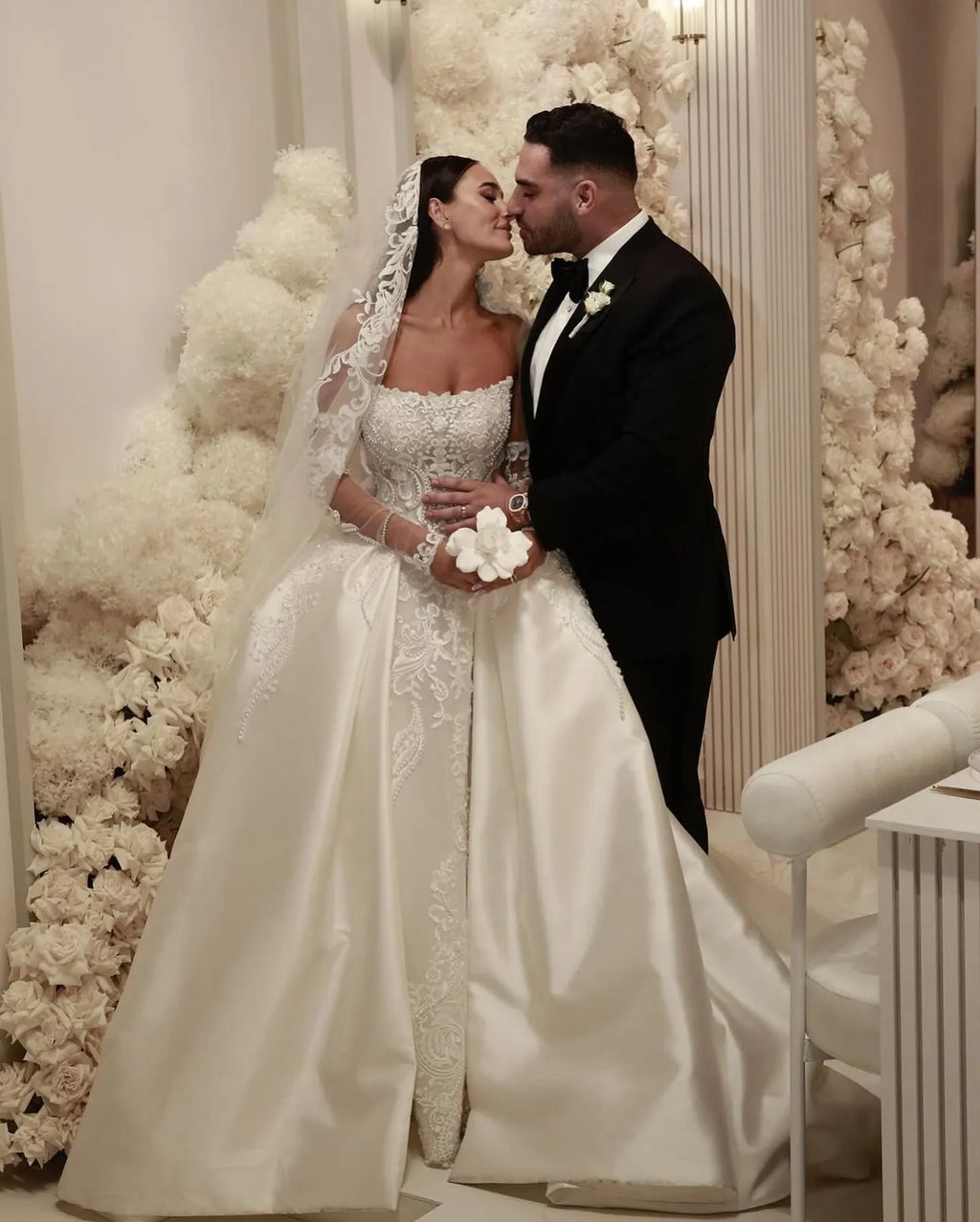 Arabic Lace Saudi Ball Gown Wedding Dress Strapless Pearls Satin Dubai Plus Size