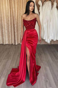 Vestido de Baile Vermelho Sem Alças com Detalhe Elegante em Lantejoulas e Fenda Alta na Coxa