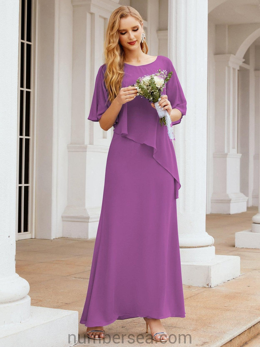 Robe de soirée formelle longue pour mère de la mariée avec cape à volants 28026