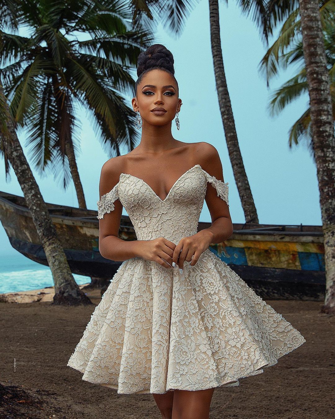 Chic Short A-Line Off-The-Shoulder Lace Wedding Dress