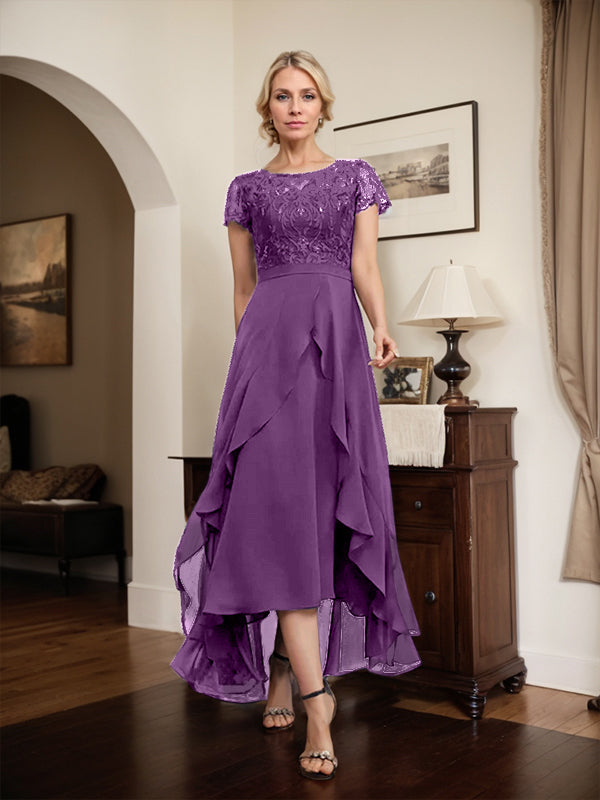 Robe de mère de la mariée en mousseline et dentelle asymétrique illusion à encolure dégagée, coupe en A, avec nœud, volants et paillettes