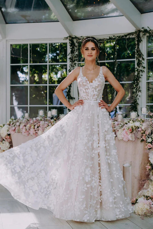Robe de mariée bohème en dentelle florale 3D à col en V et longueur au sol WD662