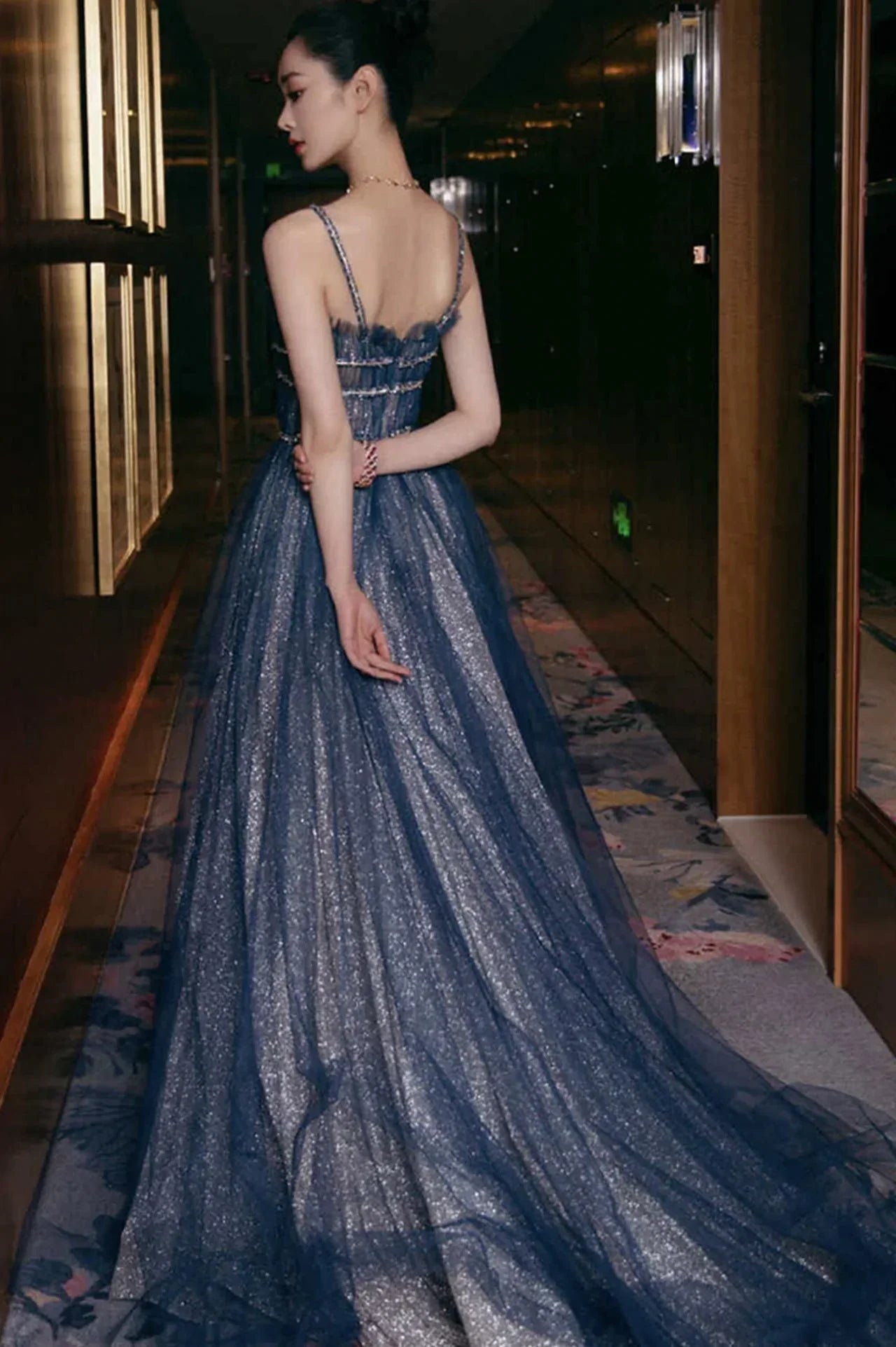 Vestido longo azul de tule brilhante em linha A para baile de finalistas vestido de noite Y105