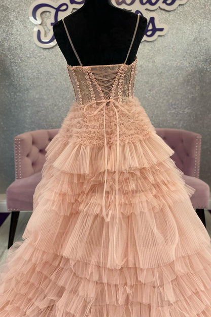 Vestido de fiesta de corte A con capas de tul rosa ruborizado, volantes y cordones en la espalda