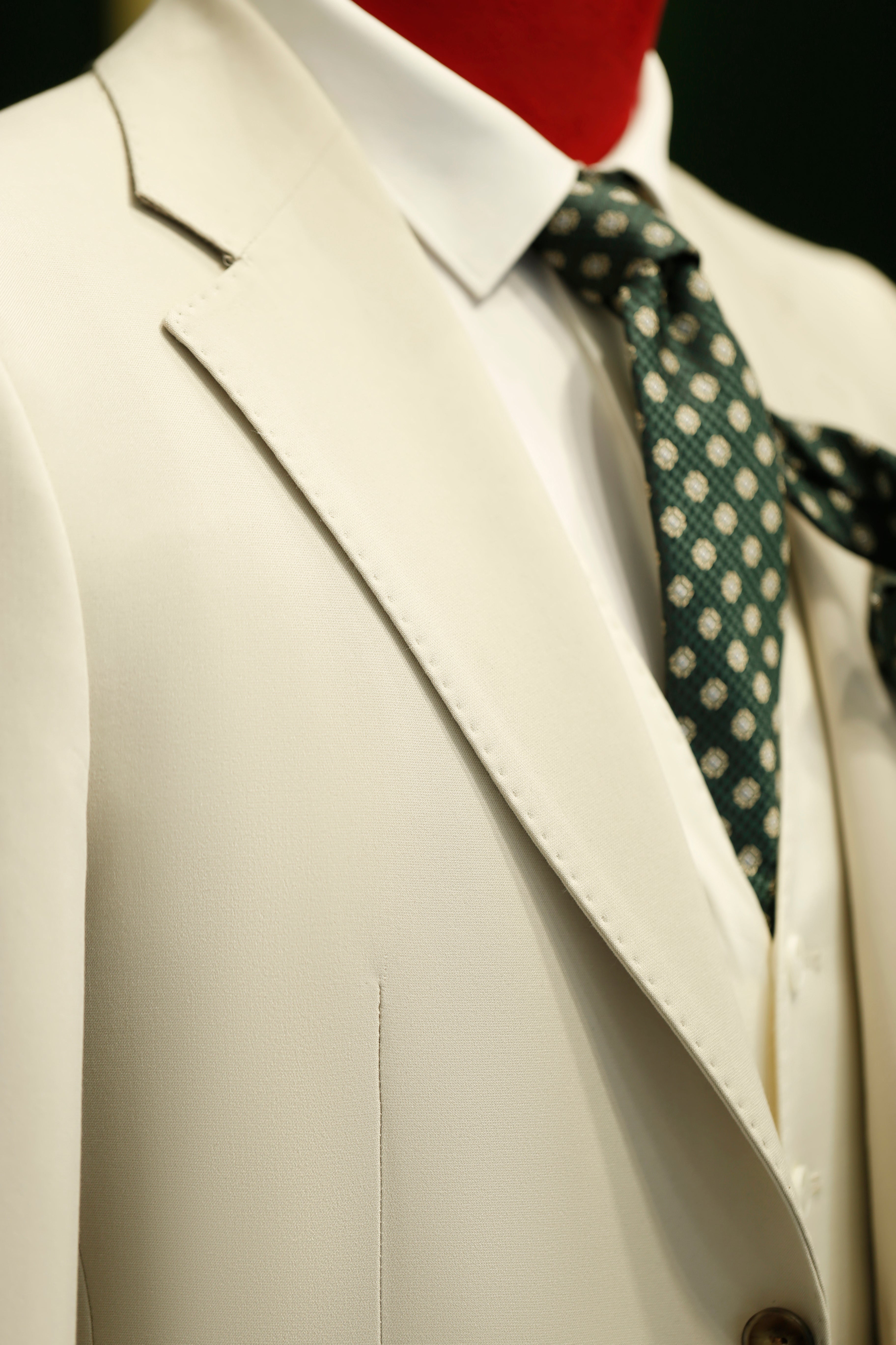 Completo in Lana Crema Tre Pezzi per Matrimoni Estivi Sposo Su Misura