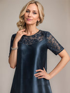 A-Linie, U-Ausschnitt, knielanges Kleid für die Brautmutter mit Applikationen und Pailletten 