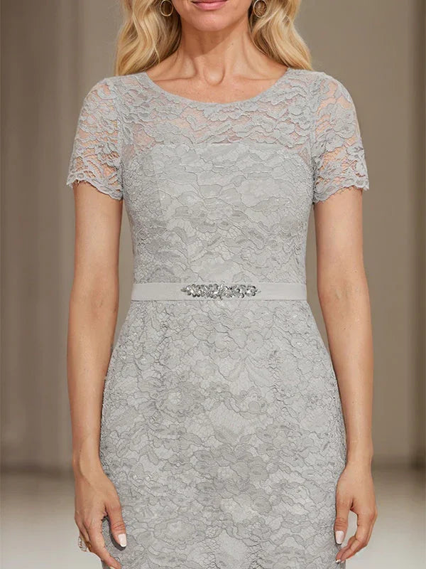 Vestido de Mãe da Noiva em Chiffon com Renda, Bordado e Comprimento ao Joelho, Modelo Tubo/Coluna