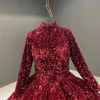 Vestido largo burdeos de gala con lentejuelas y mangas largas para quinceañera Y4442