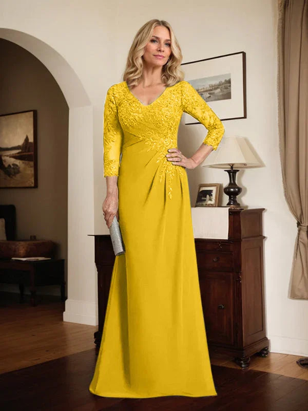 Robe mère de la mariée en dentelle et mousseline, coupe fourreau/col en V illusion, longueur au sol, ornée de sequins plissés