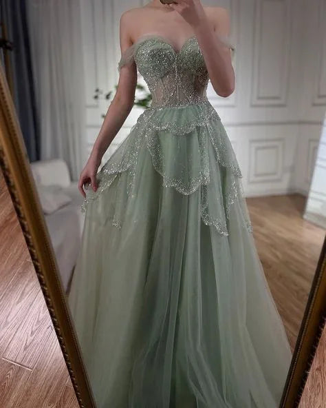 Abito da sera formale verde salvia a linea ad A con spalle scoperte, tulle e perline, abito da ballo Y8157