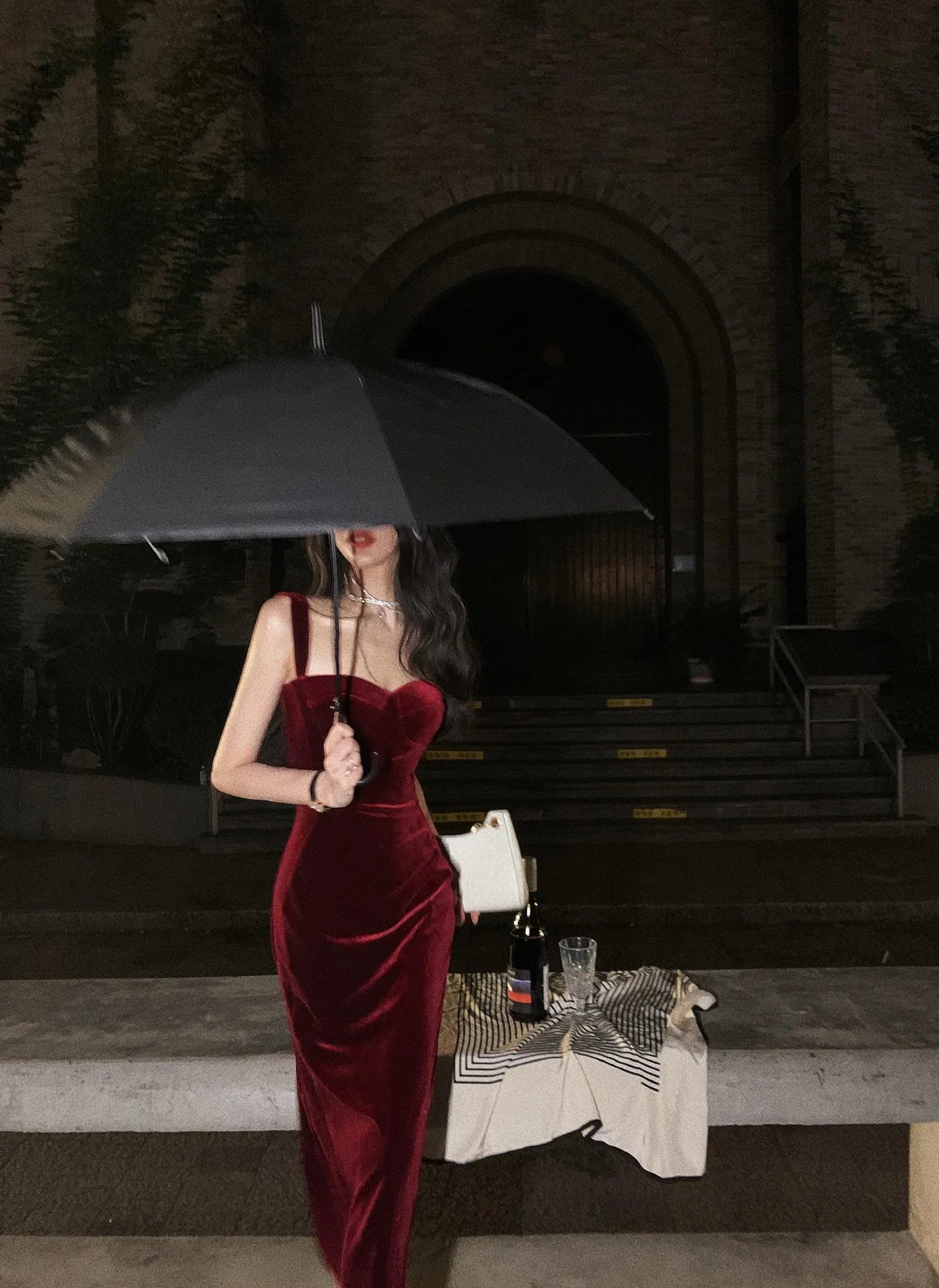 Novo Vestido Vintage de Veludo Sem Mangas para Mulher Verão Vestido Justo Sexy com Alças Finas Vestido Elegante de Noite para Senhora Y1654