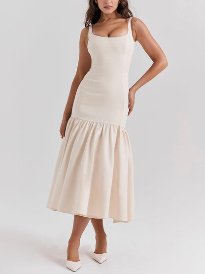 Anmutiges Midikleid mit quadratischem Ausschnitt, breiten Trägern und tiefer Taille 