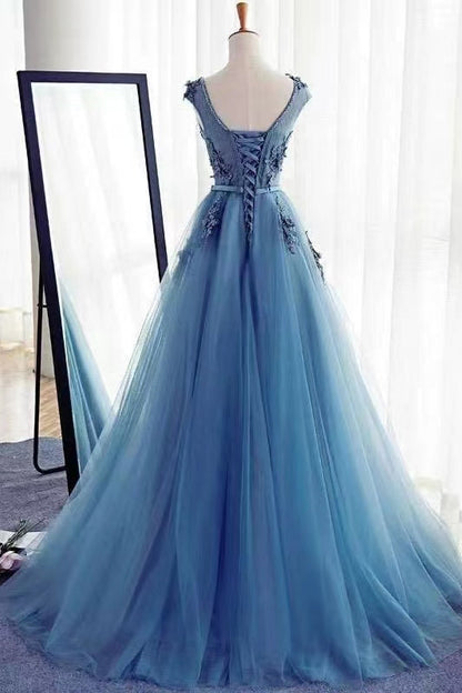 Stunning Long A-line Jewel Sleeveless Lace Tulle Prom Dress