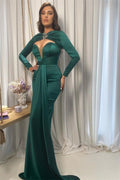 Abito da sera con scollo a V in verde smeraldo con maniche lunghe