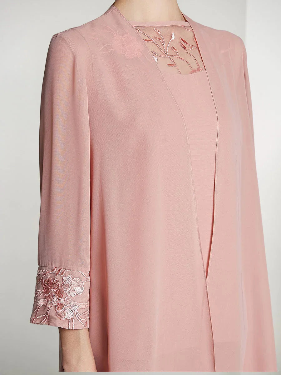 بدلة بنطلون بأكمام طويلة من الشيفون لأم العروس مع سترة