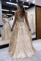 Abito da cerimonia lilla con corpetto a corsetto, spalline sottili e applicazioni, linea a trapezio