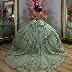 Abito da Ballo per Sweet 16 e Quinceañera Verde con Cristalli, Ricami, Applicazioni Dorate, Pizzo e Fiocco Y8115