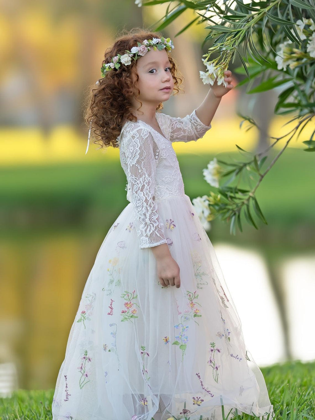 Floral Tulle Lace A Line Flower Girl Dress With Scoop Neck For Little Girls