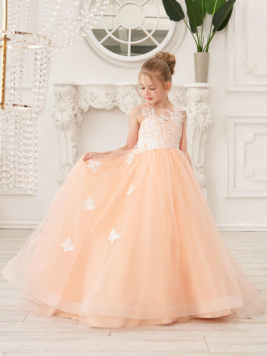 Elegant Sleeveless Tulle Flower Girl Dress With Applique Lace And Sweep Train
