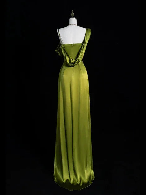 Elegante abito da sera verde con spacco e una spalla Y8218