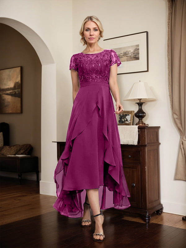 Robe de mère de la mariée en mousseline et dentelle asymétrique illusion à encolure dégagée, coupe en A, avec nœud, volants et paillettes