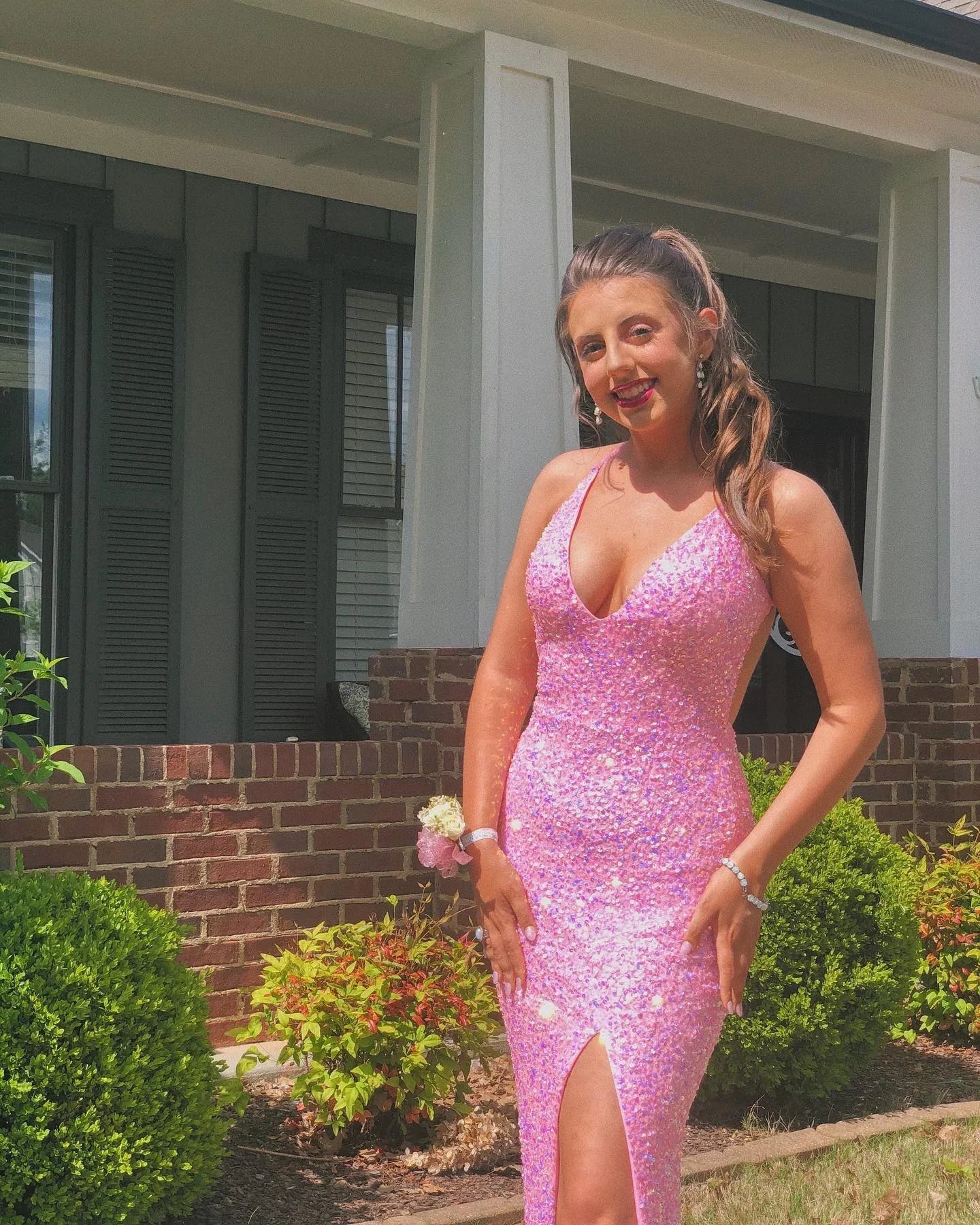 Vestido de Festa Rosa com Decote Halter e Lantejoulas Vestido de Noite Sedutor com Fenda Lateral Y268