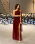 Elegante abito da sera bordeaux con una spalla, tulle e paillettes, spacco, vestito da ballo Y7826