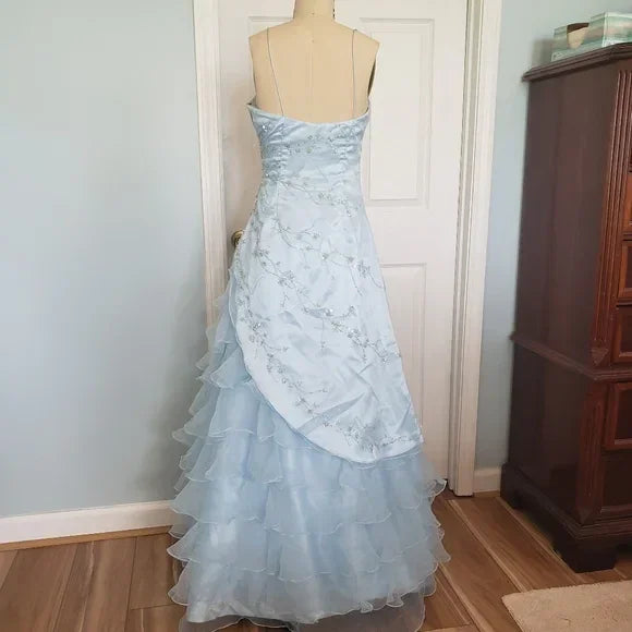 Elegantes eisblaues Paillettenbesetztes Ballkleid, Tüllschichtiges A-Linien-Abendkleid Y7931