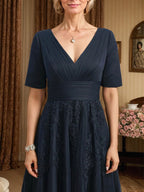 A-Linie V-Ausschnitt Wadenlanges Tüll-Spitzenkleid für die Brautmutter mit Plissee