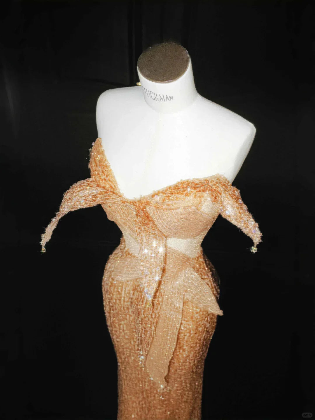 Vestido de Baile Longo de Sereia Dourado com Lantejoulas e Sem Alças Y8656