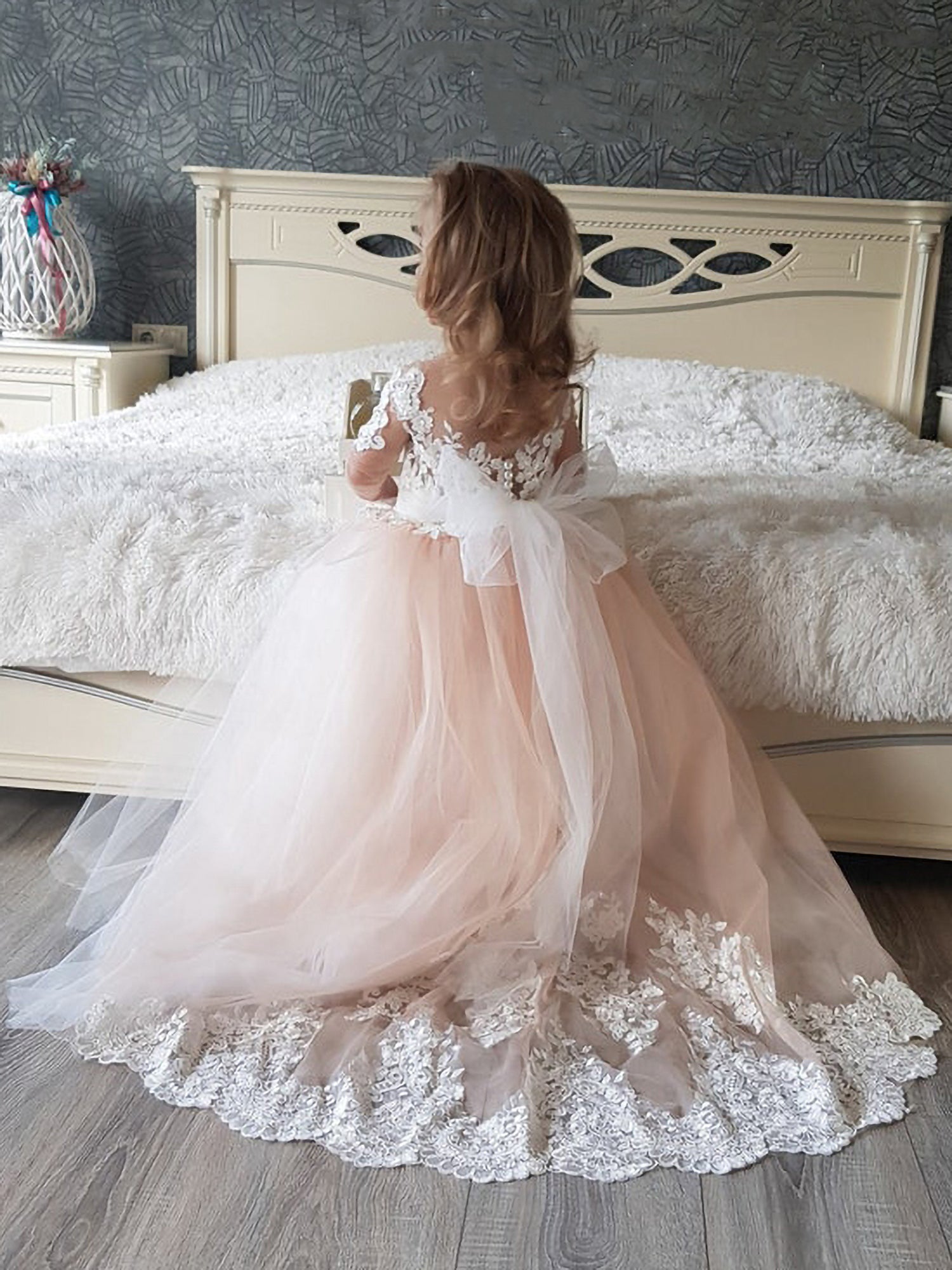 Lovely Tulle Lace Flower Girl Dress With Appliques For Wedding Party