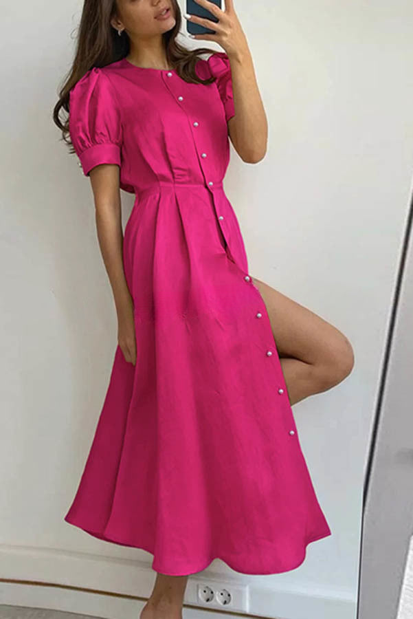 Robe mi-longue chic et élégante à manches bouffantes avec boutons de nacre et fente