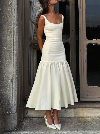 Anmutiges Midikleid mit quadratischem Ausschnitt, breiten Trägern und tiefer Taille 