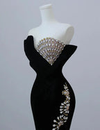 Robe de soirée longue en velours noir luxueux ornée de perles Y7675
