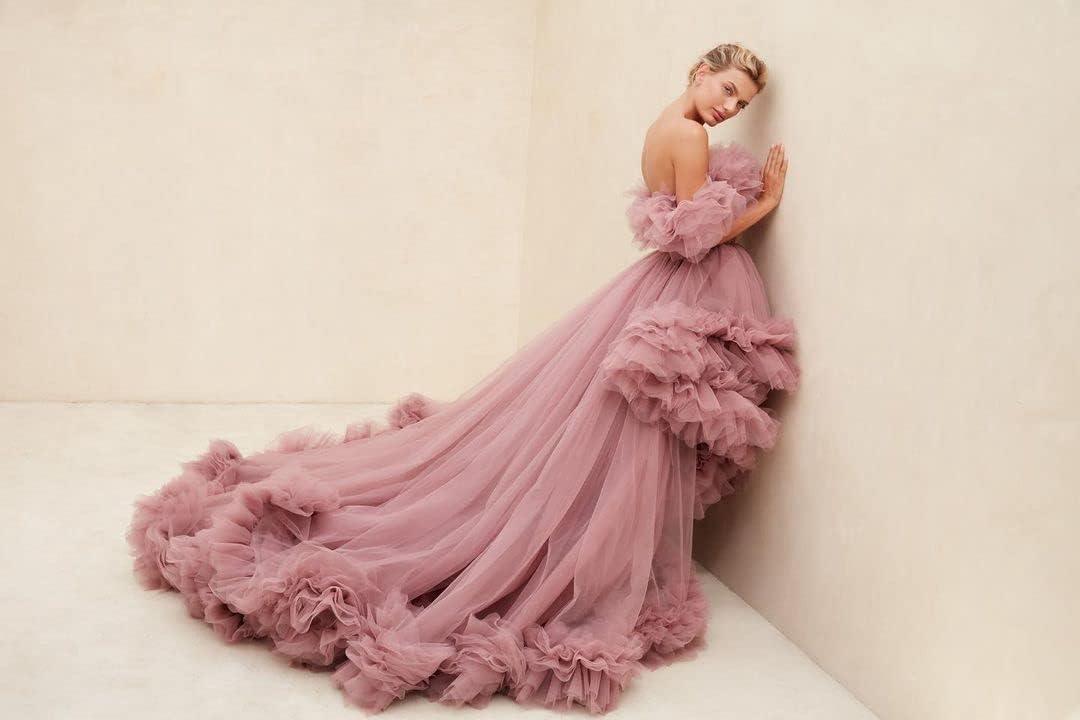 Robe de Tule Ruffles para Sessão Fotográfica de Gravidez Robe Transparente de Ombros Descobertos para Gravidez Vestido de Baile para Chá de Bebé