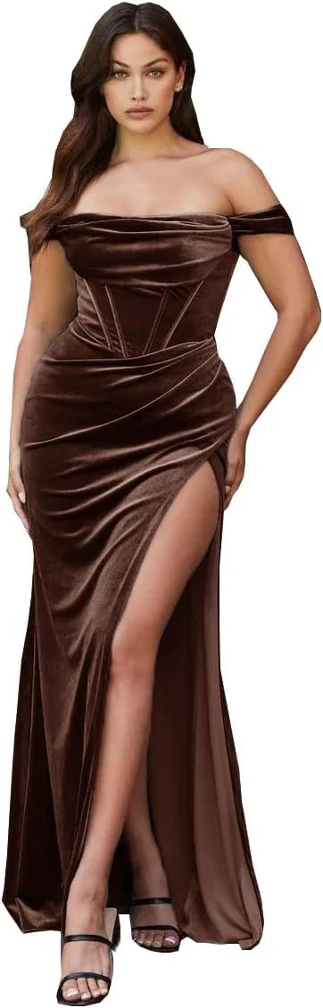 Abito da sera lungo da damigella in velluto con spacco a sirena, scollo a barca e senza spalline, abito da festa elegante per donna