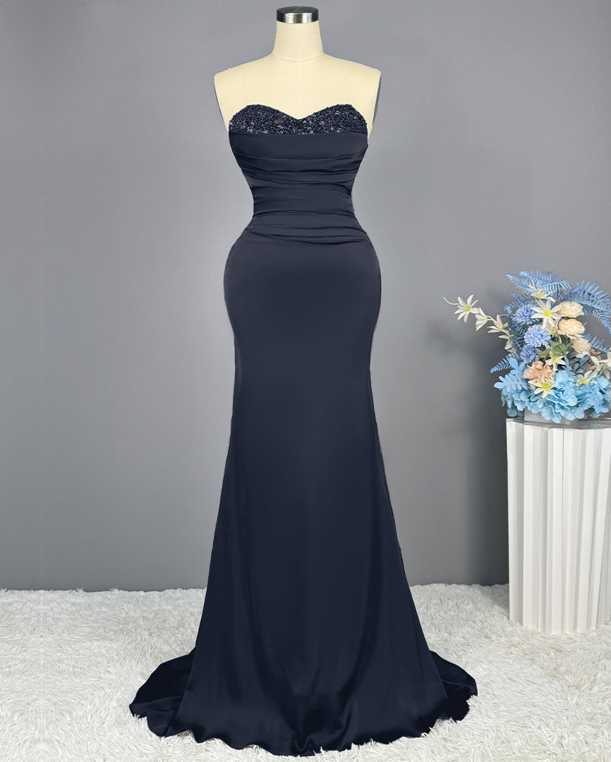 Vestido longo de baile de finalistas sem mangas com decote coração bordado a lantejoulas