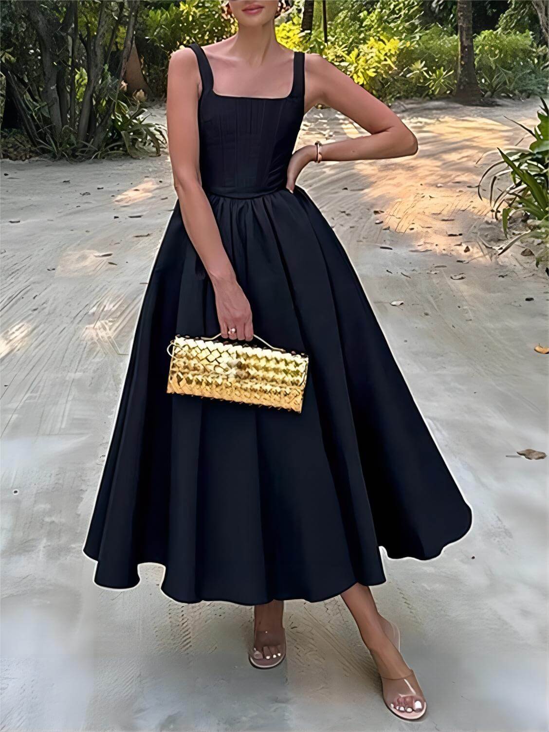 Stilvolles und elegantes schulterfreies, trägerloses, ärmelloses Mixi-Kleid 