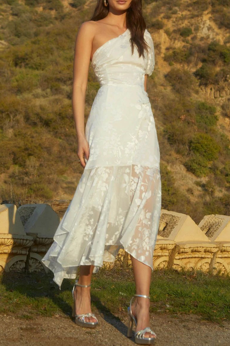 Elegante Abendkleider mit einfarbigem Patchwork und asymmetrischem schrägem Kragen 