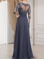 Robe de mère de la mariée en dentelle et mousseline, longueur au sol, ligne en A, décolleté en U avec volants en cascade
