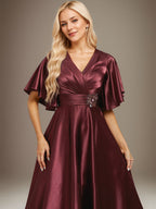 A-Linie V-Ausschnitt Wadenlanges Stretch-Satinkleid für die Brautmutter mit Perlenbesatz und Plissee 