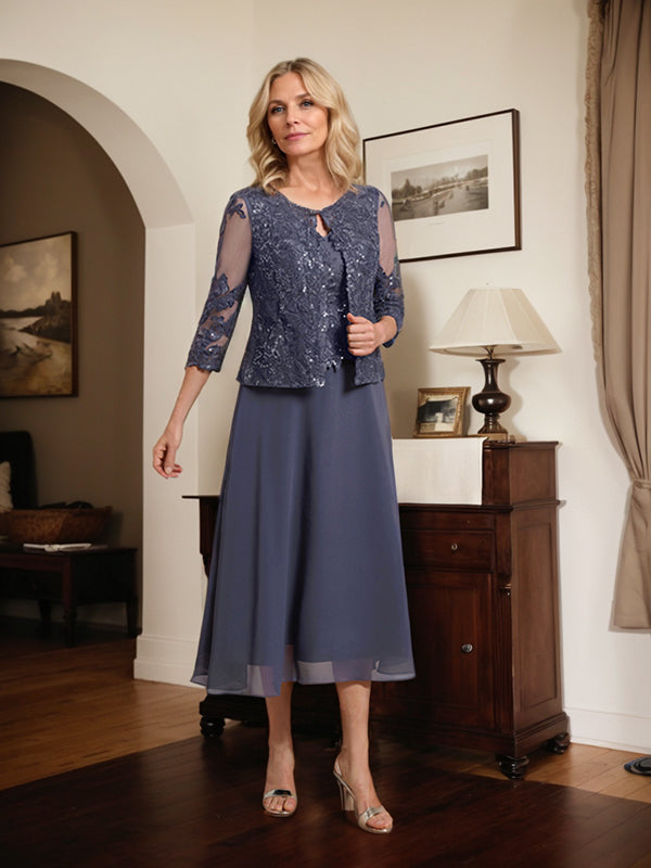 Robe de mère de la mariée en dentelle et mousseline, longueur thé, en ligne A, décolleté arrondi, ornée de paillettes