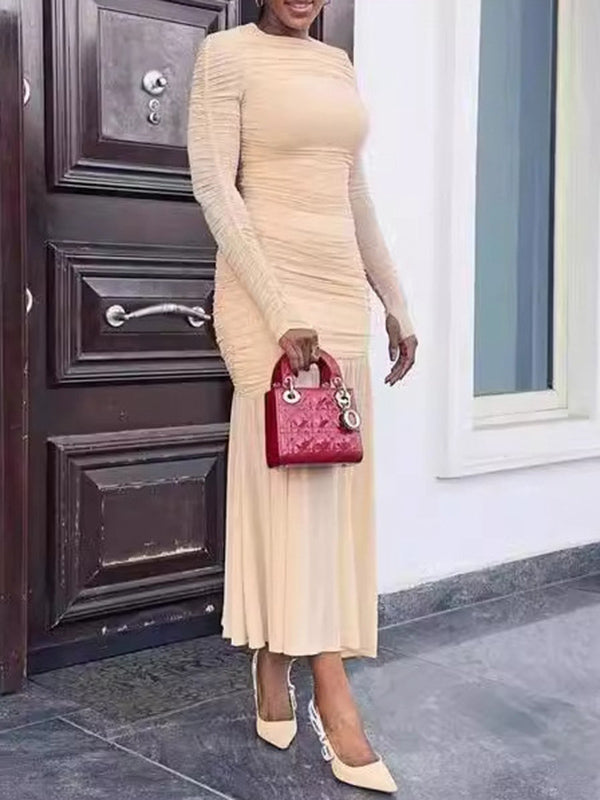 Abiti da Sera Lunghi a Maniche Lunghe Aderenti e Plissettati in Tinta Unita con Scollo Tondo e Spacco Trasparente