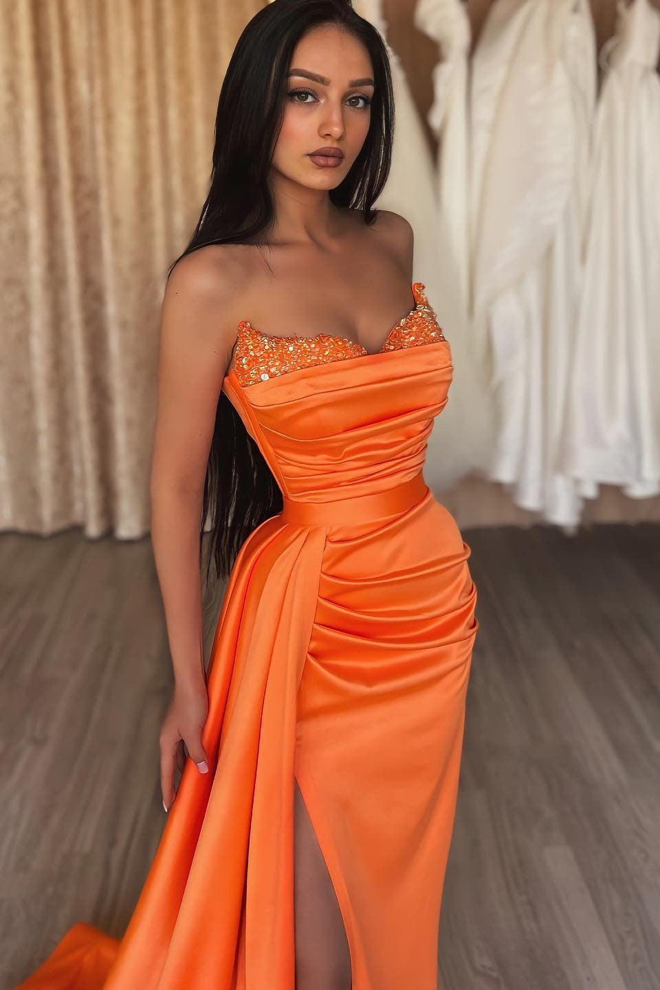 Vestido de Baile Laranja Longo Sereia Sem Alças com Folhos e Fenda