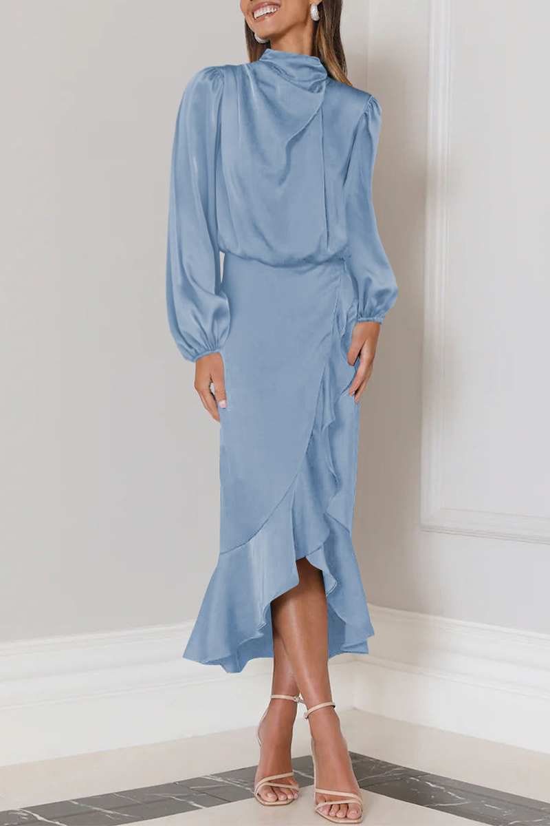 Elegante vestido de noche de cuello alto con volantes lisos 