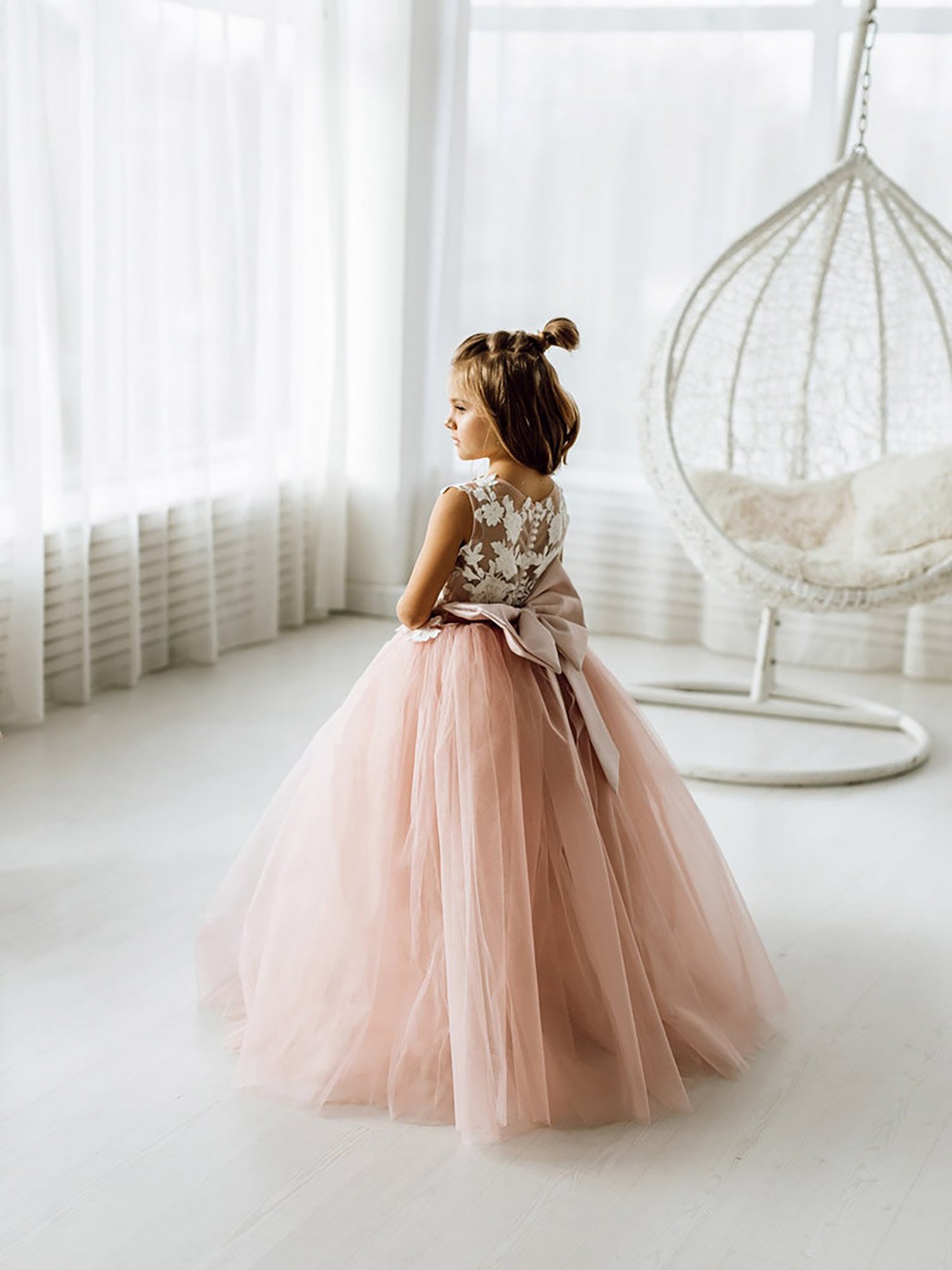 Dusty Rose Puffy Lace Sleeveless Flower Girl Dresses With Appliques And Bow