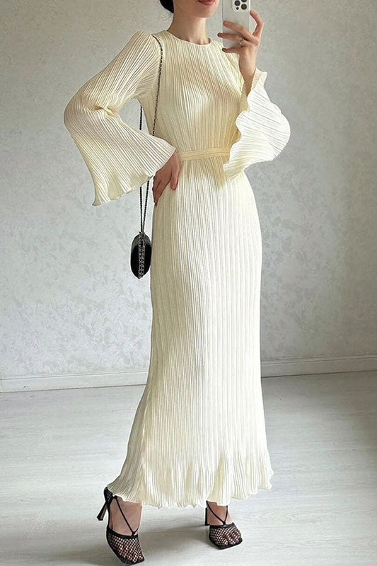 Victoria Maxikleid mit plissierten Glockenärmeln und Schnürung hinten 