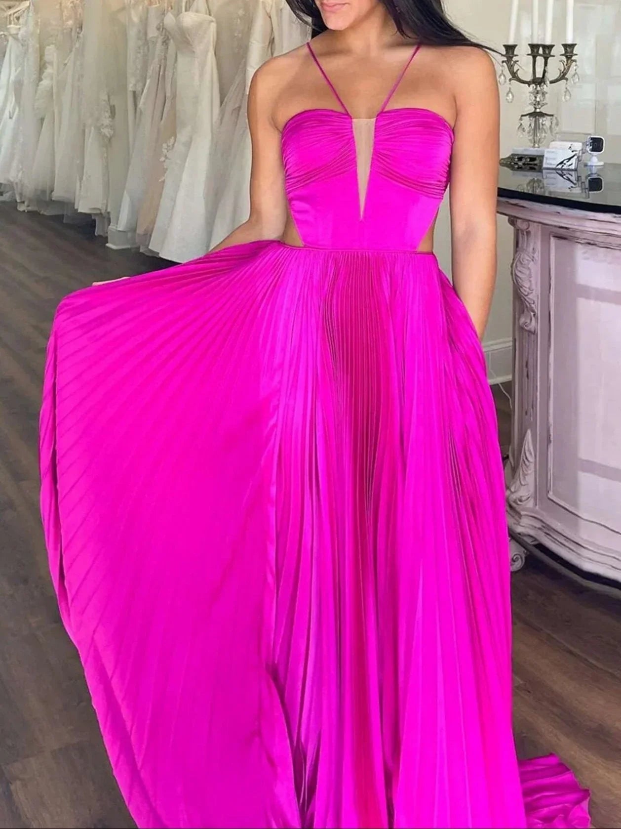 Kimia | Abito lungo formale a linea A in chiffon plissettato blu reale con spalline e fiocco sul retro