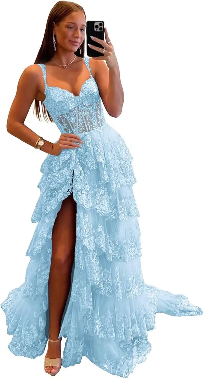 Abito da sera lungo formale 2025 con corsetto, spalline sottili, balze di pizzo e tulle scintillanti, con spacco
