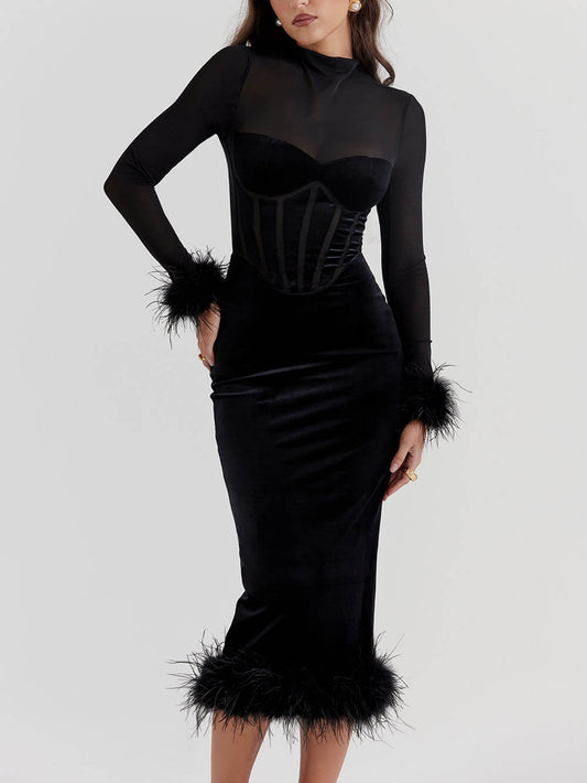 Schwarzes Midikleid aus Samt 